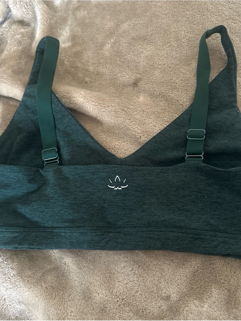 Beyond Yoga green sports bra - Picture 3 of 5